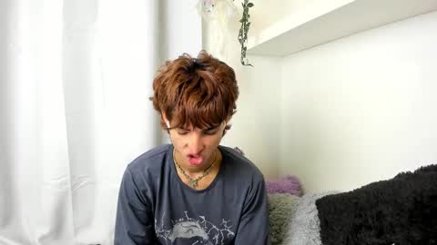 Snapshot of santy_kitty chatting on January 6, 2025, 3:31 am kitty online show from January 6, 2025, 3:31 am