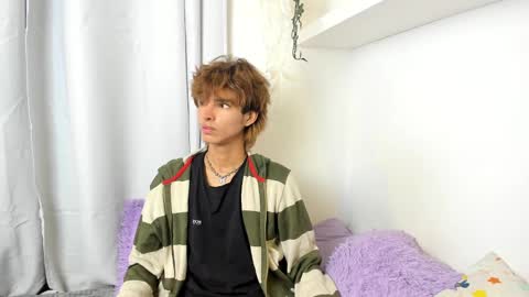 Snapshot of santy_kitty chatting on February 12, 2025, 4:01 am kitty online show from February 12, 2025, 4:01 am