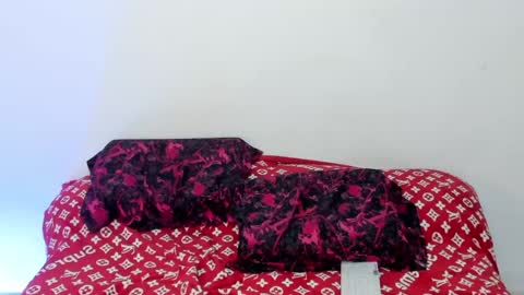 santy_of1 online show from May 8, 2026, 2:11 pm