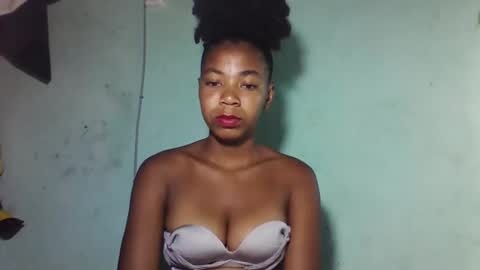 sanyah0123 online show from December 22, 2025, 11:40 am