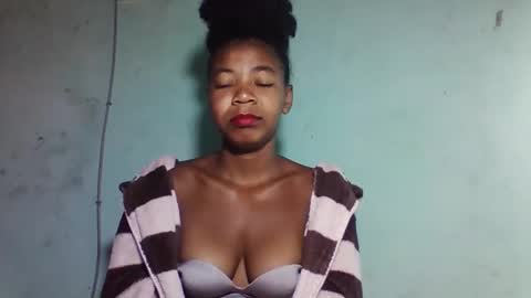 sanyah0123 online show from December 23, 2025, 2:53 am