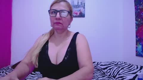 Snapshot of sara211 chatting on December 30, 2024, 11:15 am sara online show from December 30, 2024, 11:15 am