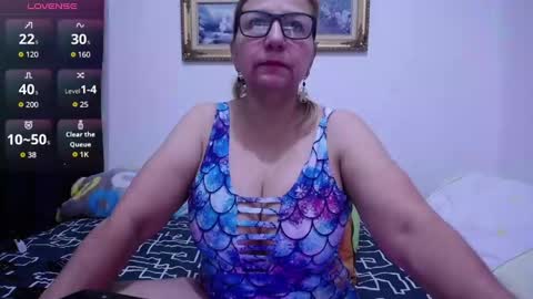 Snapshot of sara211 chatting on October 4, 2025, 1:20 pm sara online show from October 4, 2025, 1:20 pm