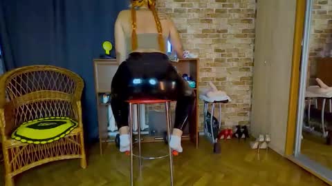 sara  foxy online show from May 24, 2026, 2:27 am