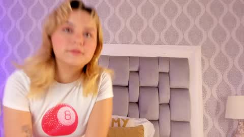 Sara online show from March 11, 2025, 3:37 am