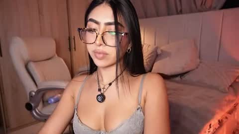 Snapshot of sara_albrecht chatting on July 5, 2026, 4:19 am Sara online show from July 5, 2026, 4:19 am