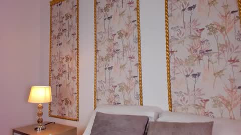 Sara online show from October 24, 2025, 7:43 pm