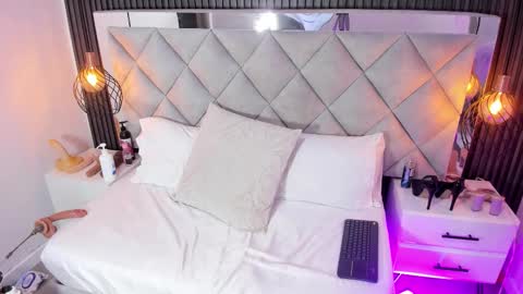 Snapshot of sara_channel_ chatting on February 3, 2026, 10:42 am SARA online show from February 3, 2026, 10:42 am