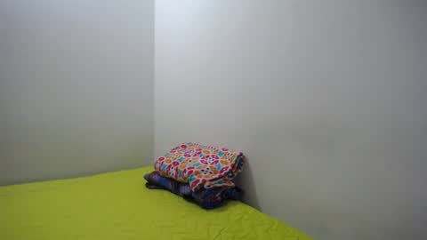 sara felipe online show from February 12, 2025, 4:01 am