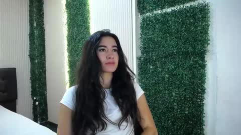 Sara online show from May 22, 2026, 11:27 am