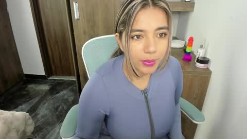 sarah  LIZCANO....... online show from June 2, 2026, 10:39 am