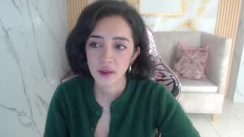 Sara  online show from October 18, 2025, 1:23 pm