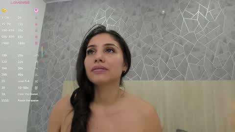 Snapshot of sara_melo chatting on October 14, 2025, 11:38 pm Sara online show from October 14, 2025, 11:38 pm