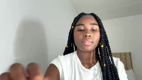 Sara online show from October 31, 2025, 4:02 am