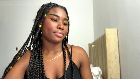 Snapshot of sara_muscle chatting on May 5, 2026, 4:53 am Sara online show from May 5, 2026, 4:53 am
