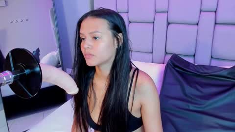 Sara  online show from November 27, 2025, 11:45 am