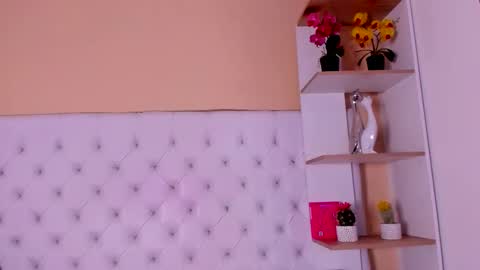 sara_salgado online show from September 30, 2025, 11:15 am