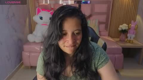 Snapshot of sara_tellez_s chatting on July 7, 2026, 7:23 am Sara T. online show from July 7, 2026, 7:23 am