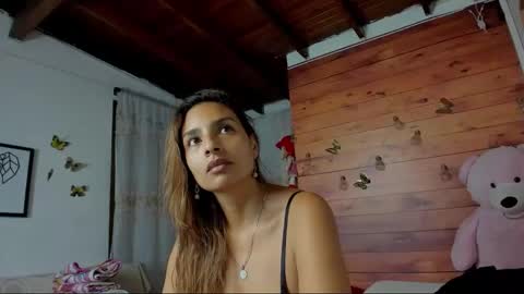 Snapshot of sara_thompson01 chatting on January 17, 2026, 6:29 am SARA online show from January 17, 2026, 6:29 am