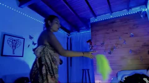 Snapshot of sara_thompson01 chatting on February 7, 2026, 9:02 am SARA online show from February 7, 2026, 9:02 am