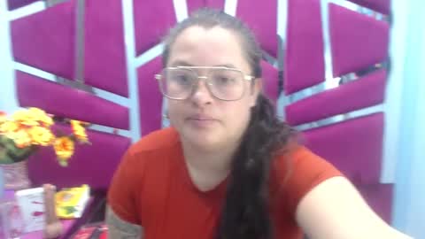 sara_thonson_ online show from February 5, 2025, 2:51 am