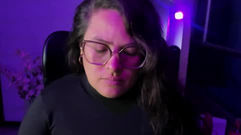 sara_thonson_ online show from September 9, 2025, 3:39 am