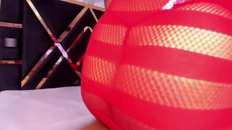 sara_tourner online show from October 25, 2025, 2:52 am