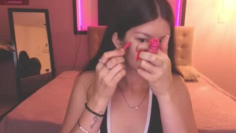 sara_valderrama_ online show from March 3, 2026, 11:49 am