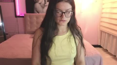 Snapshot of sara_valderrama_ chatting on May 7, 2026, 1:38 pm sara_valderrama_ online show from May 7, 2026, 1:38 pm