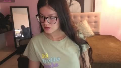 Snapshot of sara_valderrama_ chatting on May 15, 2026, 1:51 pm sara_valderrama_ online show from May 15, 2026, 1:51 pm
