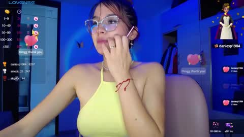 Snapshot of sara_wish_ chatting on December 8, 2024, 9:19 pm Bri online show from December 8, 2024, 9:19 pm