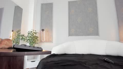 Saraa Gomez online show from March 15, 2026, 2:56 pm