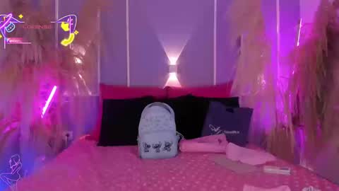 SaraAvila  online show from October 20, 2025, 8:31 pm