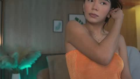 Snapshot of sarabelmont chatting on October 8, 2025, 12:25 pm Sara Belmont online show from October 8, 2025, 12:25 pm