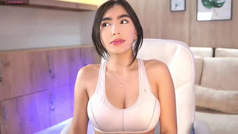 Snapshot of sarabelmont chatting on October 16, 2025, 12:50 pm Sara Belmont online show from October 16, 2025, 12:50 pm