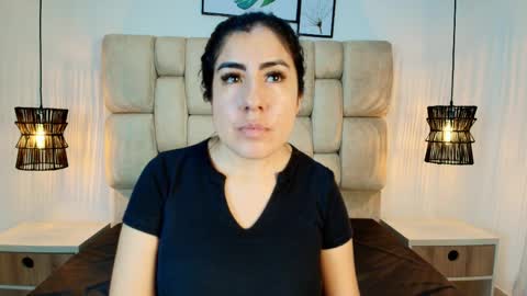 sarablonde_t online show from April 26, 2026, 6:27 pm