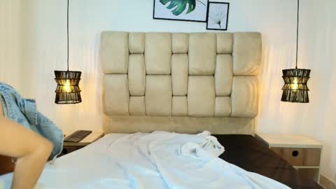 sarablonde_t online show from May 3, 2026, 6:25 pm