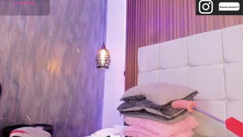   online show from November 15, 2025, 10:45 am