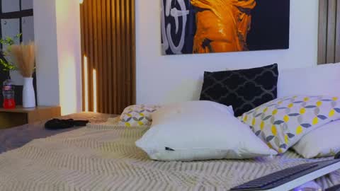 Snapshot of saracutie_ chatting on April 30, 2026, 8:57 pm Sara online show from April 30, 2026, 8:57 pm