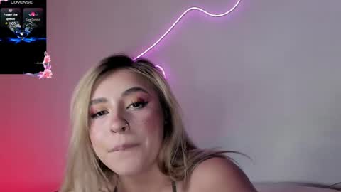 saradiazxxx online show from May 20, 2026, 7:36 am
