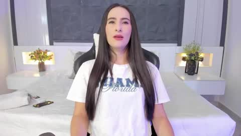 Snapshot of saragomez_1 chatting on November 1, 2025, 12:29 pm Sara Gomez online show from November 1, 2025, 12:29 pm