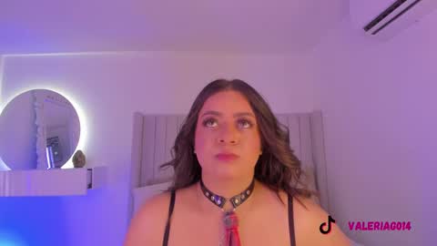 Sarah Bonneth online show from March 9, 2025, 11:58 am