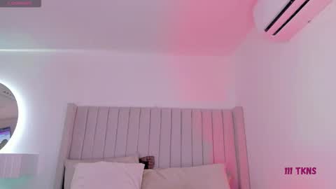 Sarah Bonneth online show from November 1, 2025, 11:56 am