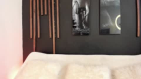     online show from December 17, 2024, 2:55 pm