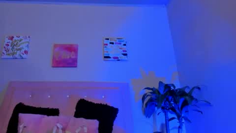 Sarah Ramirez online show from February 22, 2025, 11:35 am