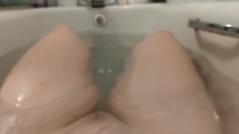 Sarahs room online show from March 1, 2026, 6:54 pm