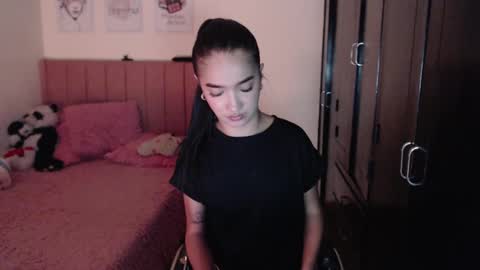 Snapshot of sarah_stone15 chatting on January 29, 2025, 12:43 am Sarah online show from January 29, 2025, 12:43 am