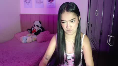 Snapshot of sarah_stone15 chatting on February 12, 2025, 5:37 pm Sarah online show from February 12, 2025, 5:37 pm