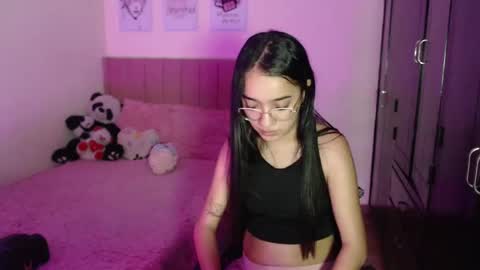 Snapshot of sarah_stone15 chatting on February 14, 2025, 4:31 pm Sarah online show from February 14, 2025, 4:31 pm