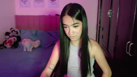 Snapshot of sarah_stone15 chatting on February 27, 2025, 8:20 pm Sarah online show from February 27, 2025, 8:20 pm